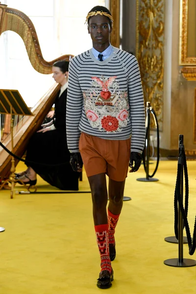 Look 77